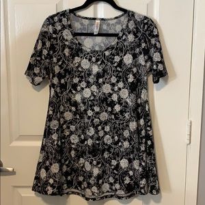 LuLaRoe XS Perfect T